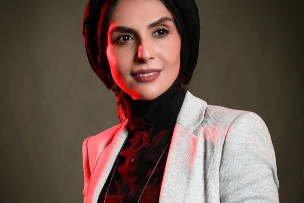 شیوا مکی نیان همسر اصفهانی ارسطو سریال پایتخت را بشناسید