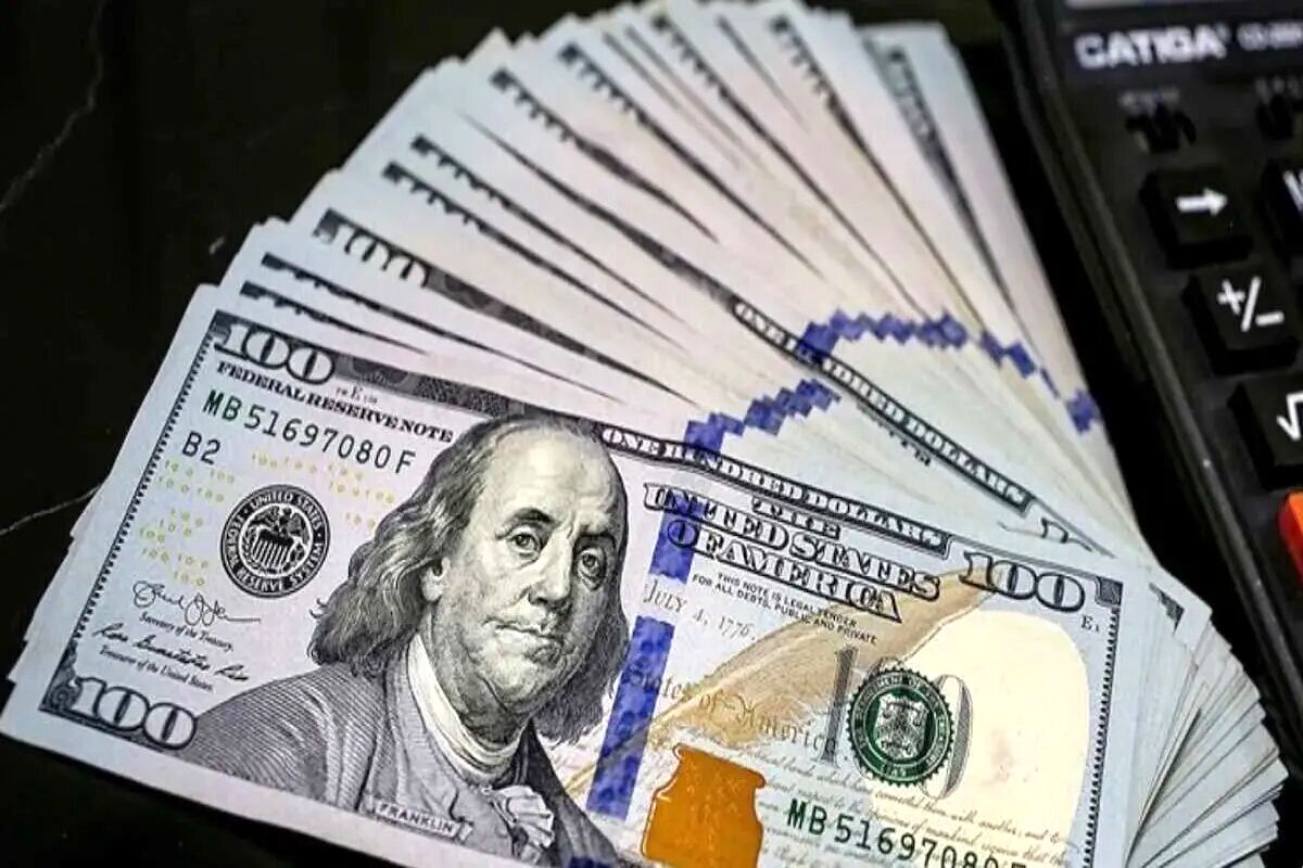 قیمت دلار تا پایان سال ۱۴۰۳ دچار شک می‌شود؟
