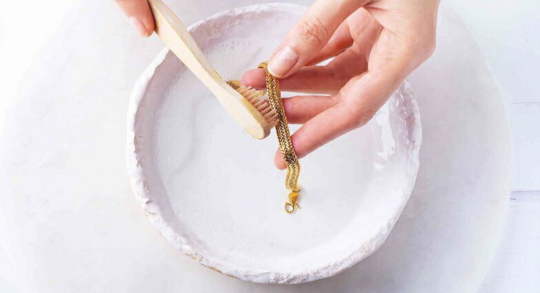 6 روش براق کردن طلا در منزل
