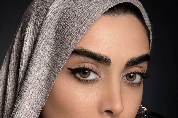راهنمای جامع کاشت ابرو به روش SUT با بررسی مزایا و هزینه