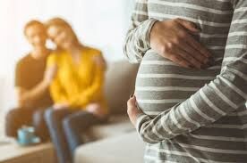 درآمد نزدیک به یک میلیاردی زنان ایرانی در بازار سیاه ممنوعه !