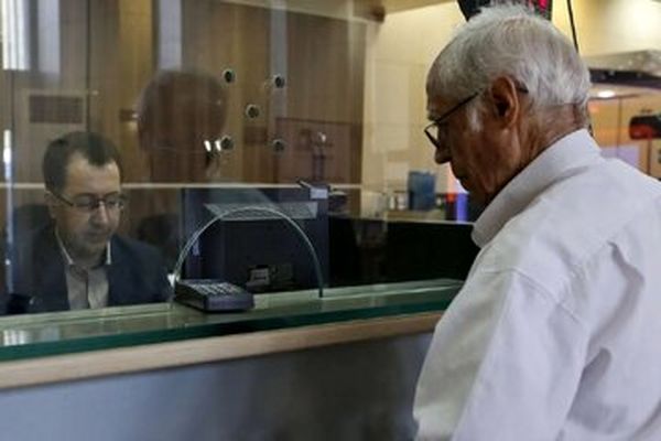 اعتراض بازنشستگان عصبانی از واریزها
