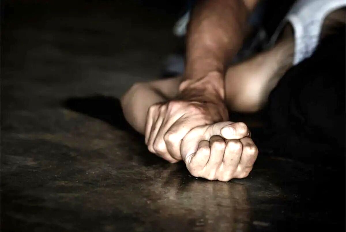 خودکشی یک دختر  بعد از تجاوز چند جوان