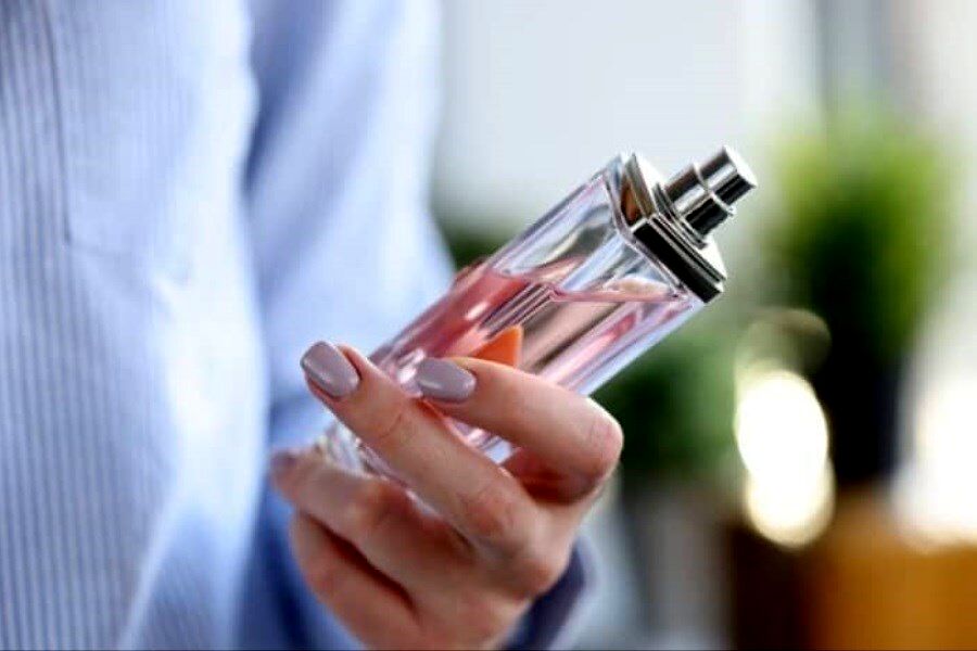 آیا بوی عطر روزه را باطل می کند؟
