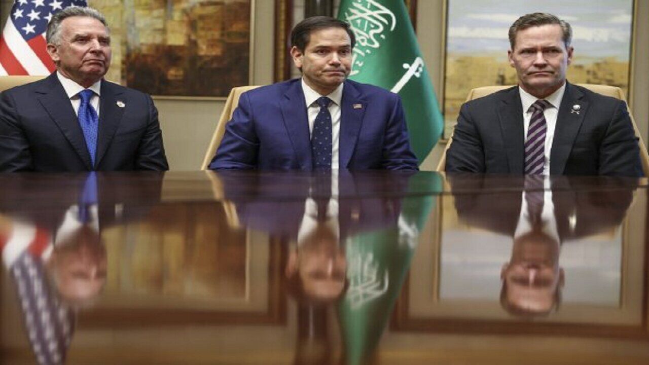دعوای تیم ترامپ درباره نحوه برخورد با ایران 
