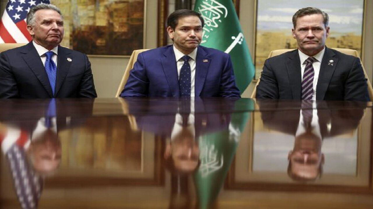 دعوای تیم ترامپ درباره نحوه برخورد با ایران 