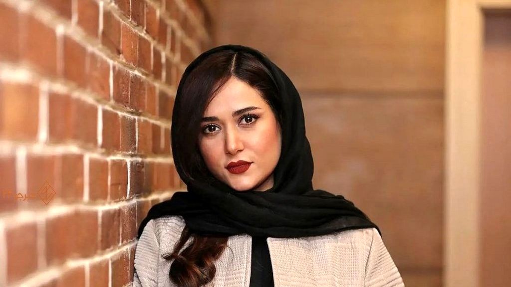 تیپ پرنسسی پریناز ایزدیار در خارج از ایران | خانم با این لباس اروپایی چه با کلاس شده